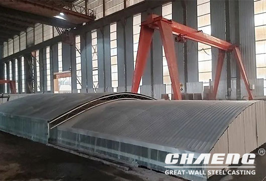 Fully enclosed molding quartz sand storage area
