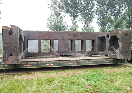 Rolling mill housing